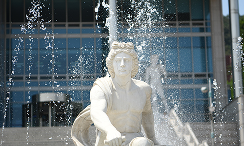 일송자유교양대학장 한우재